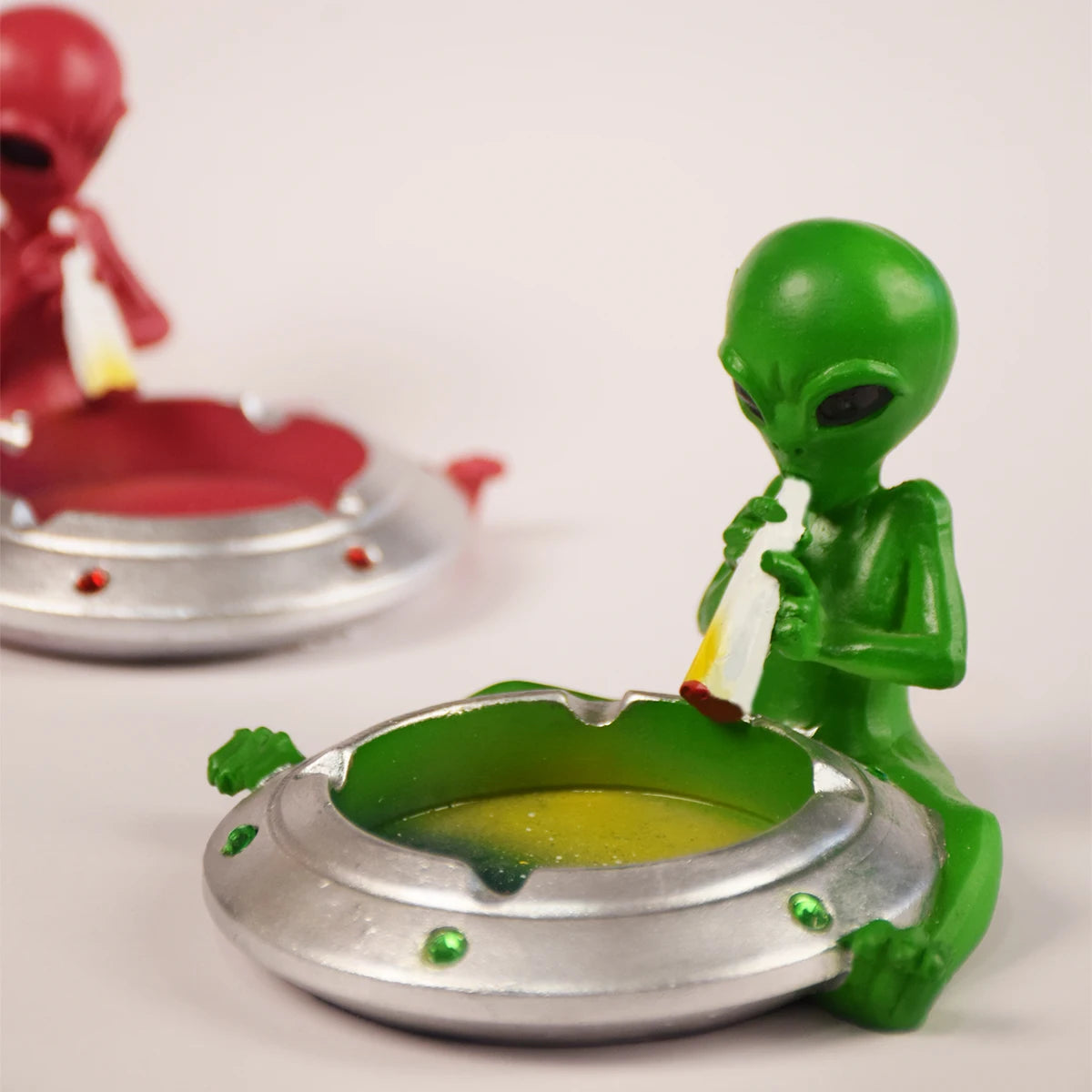 UFO Alien Ashtray: Exquisite Cosmic Design